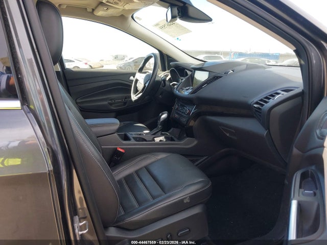 1FMCU9J94KUA91834 Ford Escape Titanium