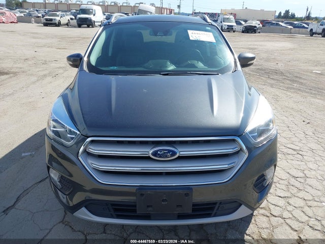 1FMCU9J94KUA91834 Ford Escape Titanium