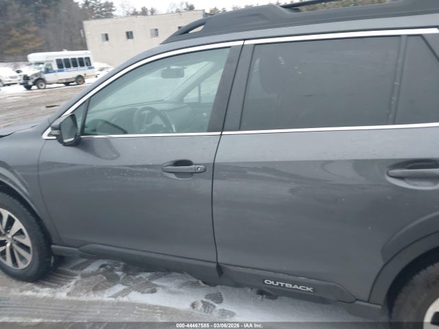 4S4BTADC4R3300951 Subaru Outback Premium