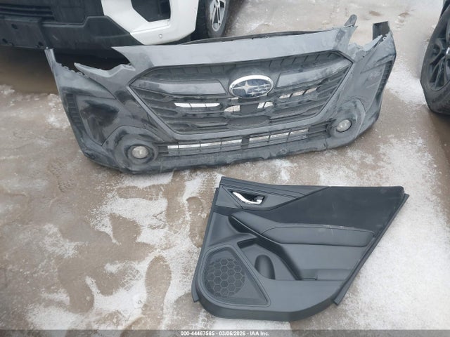 4S4BTADC4R3300951 Subaru Outback Premium