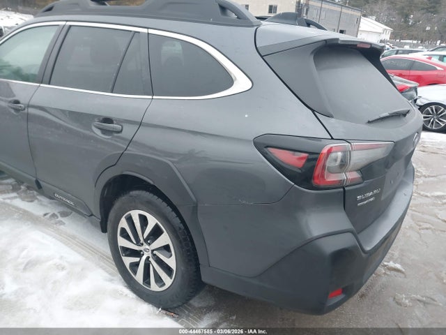4S4BTADC4R3300951 Subaru Outback Premium