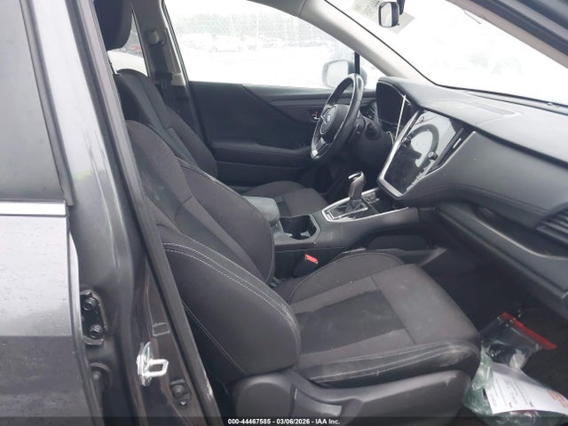 4S4BTADC4R3300951 Subaru Outback Premium