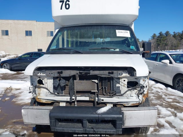 Ford E-350 Cutaway 2016 1FDEE3FL0GDC22482 Image 16