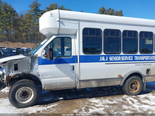 Ford E-350 Cutaway 2016 1FDEE3FL0GDC22482 Image 18