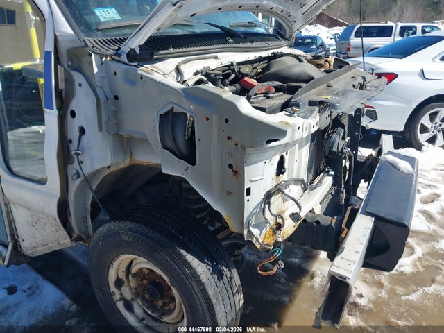 Ford E-350 Cutaway 2016 1FDEE3FL0GDC22482 Image 24