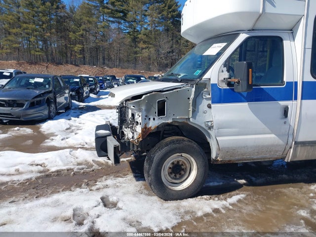 Ford E-350 Cutaway 2016 1FDEE3FL0GDC22482 Image 13