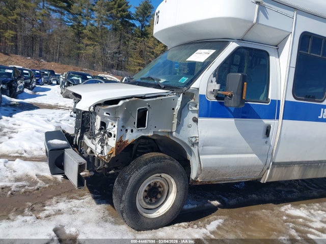 Ford E-350 Cutaway 2016 1FDEE3FL0GDC22482 Image 15