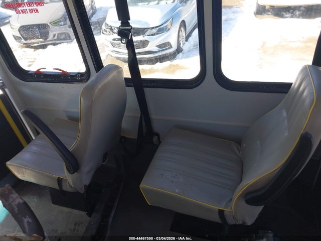 Ford E-350 Cutaway 2016 1FDEE3FL0GDC22482 Image 7