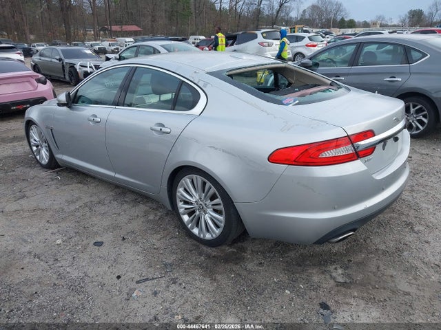2012 JAGUAR XF SAJWA0HB0CLS29408 Photo 2