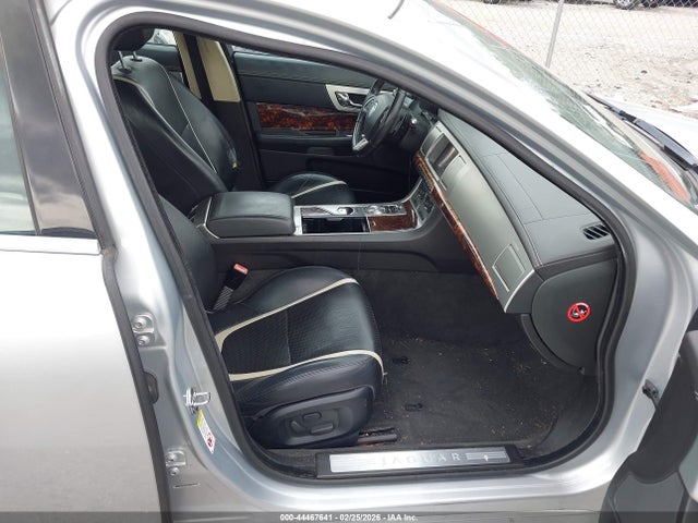 2012 JAGUAR XF SAJWA0HB0CLS29408 Photo 4