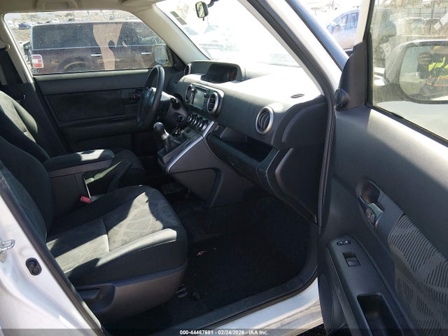 Scion XB 2015 JTLZE4FE6FJ069222 Image 5