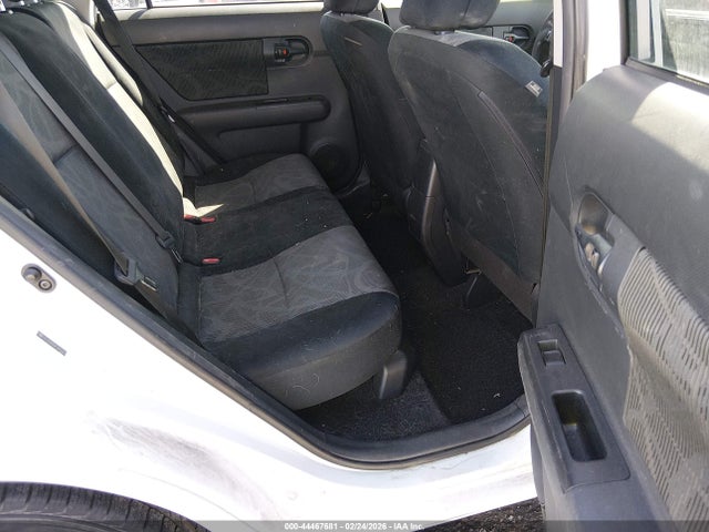 Scion XB 2015 JTLZE4FE6FJ069222 Image 8