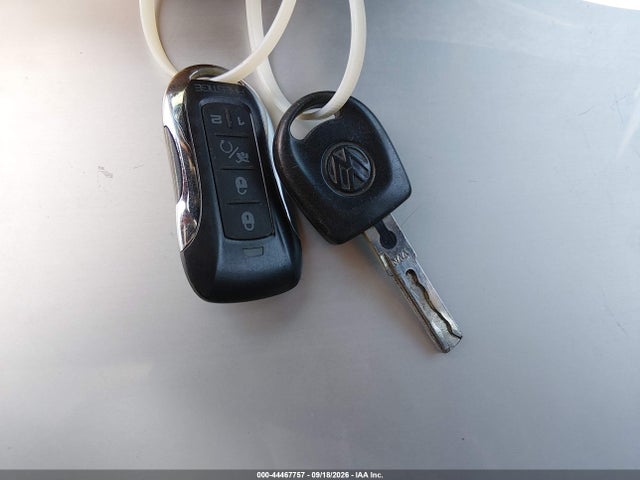 2007 Volkswagen Rabbit 4-door მანქანა იყიდება აუქციონზე, vin: WVWDS71K17W073938, აუქციონის ნომერი: 44467757