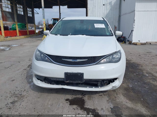 2017 Chrysler Pacifica Touring მანქანა იყიდება აუქციონზე, vin: 2C4RC1DG4HR592418, აუქციონის ნომერი: 44467760