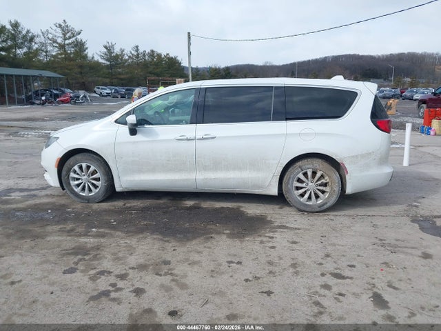 2017 Chrysler Pacifica Touring მანქანა იყიდება აუქციონზე, vin: 2C4RC1DG4HR592418, აუქციონის ნომერი: 44467760