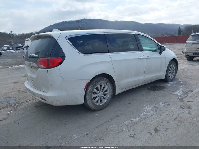2017 Chrysler Pacifica Touring მანქანა იყიდება აუქციონზე, vin: 2C4RC1DG4HR592418, აუქციონის ნომერი: 44467760