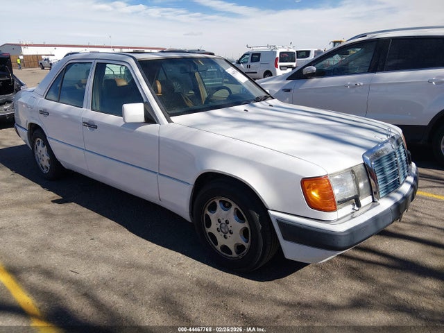 1993 MERCEDES-BENZ 400 WDBEA34E3PB876617