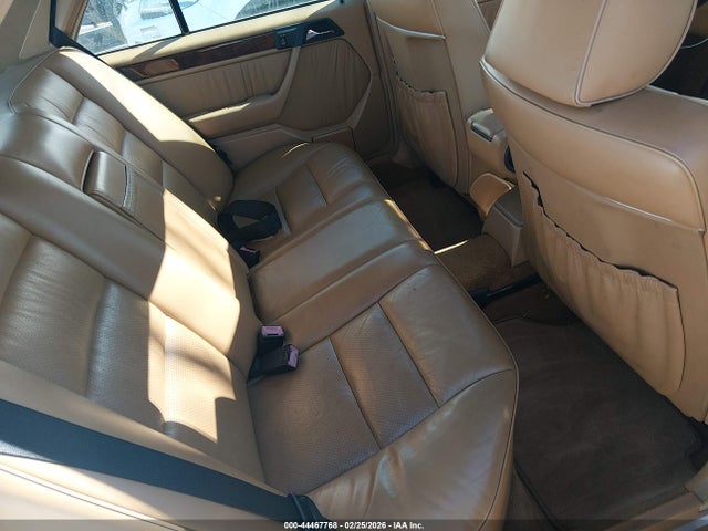 1993 MERCEDES-BENZ 400 WDBEA34E3PB876617 Photo 7