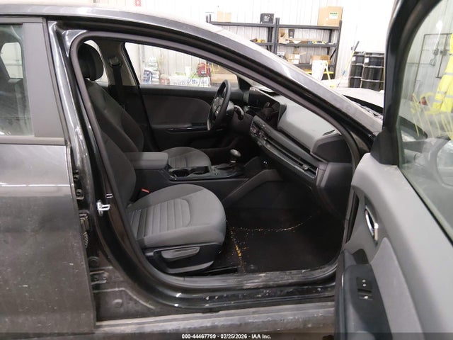 Продажа на аукционе авто 2025 Kia K4 Ex, vin: 3KPFU4DE2SE080522, номер лота: 44467799