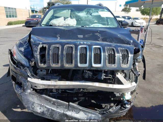 1C4PJLCB9GW257787 Jeep Cherokee Latitude