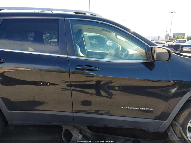1C4PJLCB9GW257787 Jeep Cherokee Latitude