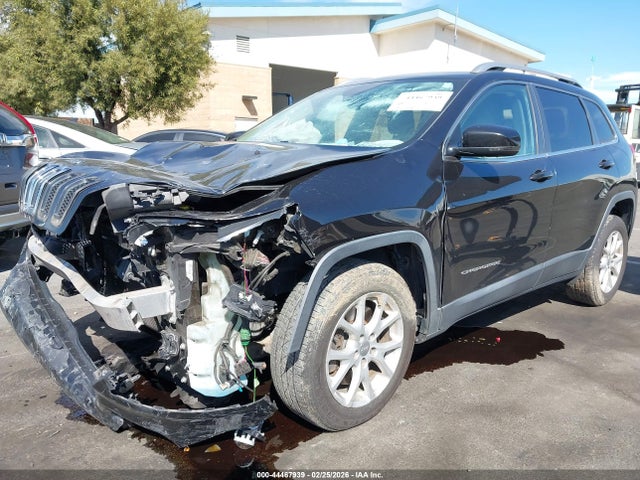 1C4PJLCB9GW257787 Jeep Cherokee Latitude