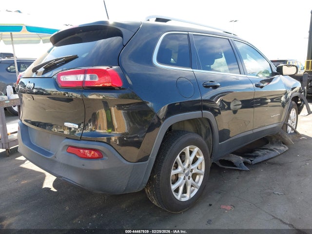 1C4PJLCB9GW257787 Jeep Cherokee Latitude