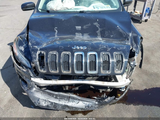 1C4PJLCB9GW257787 Jeep Cherokee Latitude