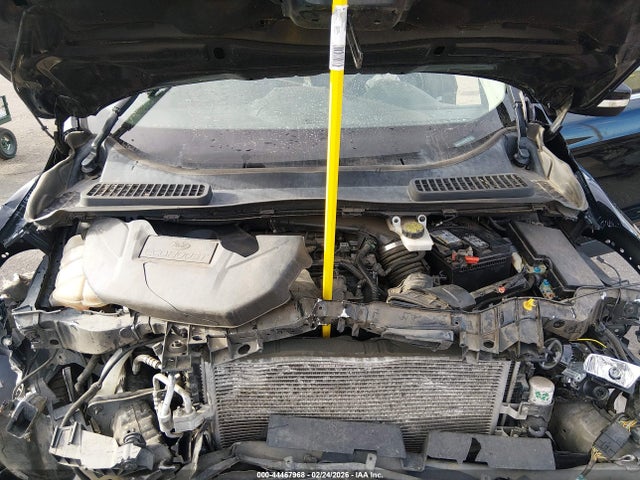 1FMCU9J94GUA67315 Ford Escape Titanium