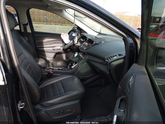 1FMCU9J94GUA67315 Ford Escape Titanium