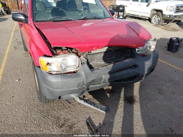 44468018 :رقم المزاد ، 1FMYU02172KA40835 vin ، 2002 Ford Escape Xls مزاد بيع