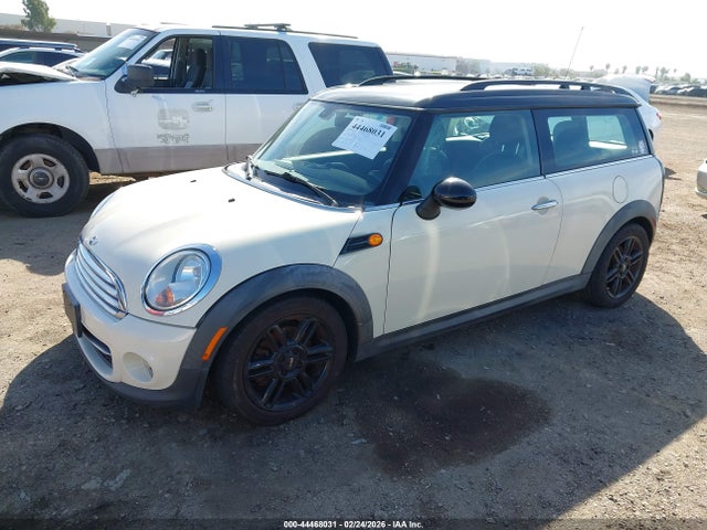 2013 MINI CLUBMAN WMWZF3C59DT489708 Photo 1