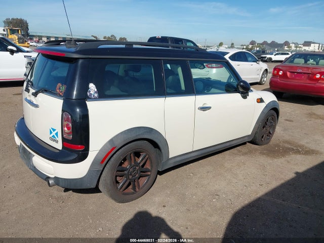 2013 MINI CLUBMAN WMWZF3C59DT489708 Photo 3