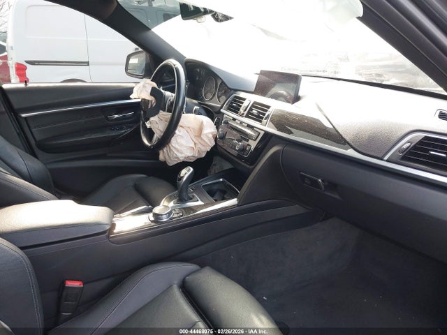 44468075 :رقم المزاد ، WBA8B3G54GNT63010 vin ، 2016 Bmw 340i مزاد بيع
