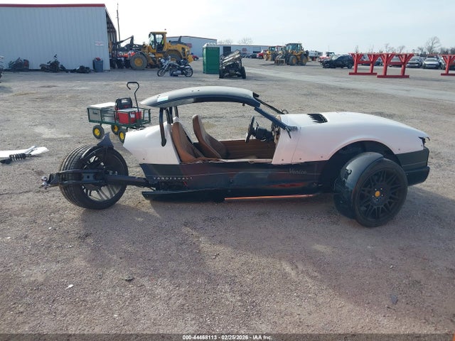 Продажа на аукционе авто 2022 Vanderhall Venice, vin: 7KGTC2V3XNR003099, номер лота: 44468113