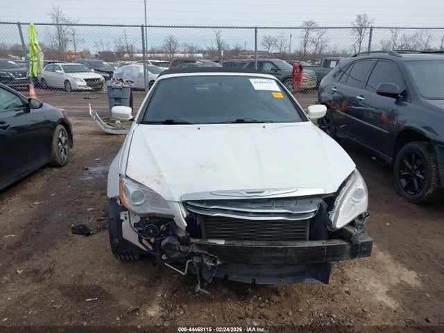 44468115 :رقم المزاد ، 1C3BCBEB0DN540127 vin ، 2013 Chrysler 200 Touring مزاد بيع