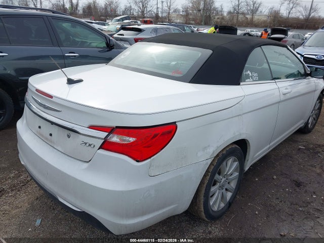 44468115 :رقم المزاد ، 1C3BCBEB0DN540127 vin ، 2013 Chrysler 200 Touring مزاد بيع