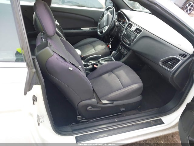44468115 :رقم المزاد ، 1C3BCBEB0DN540127 vin ، 2013 Chrysler 200 Touring مزاد بيع