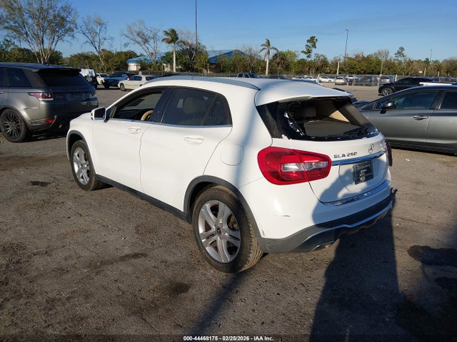 2018 MERCEDES-BENZ GLA 250 WDCTG4EB7JJ500138 Photo 2