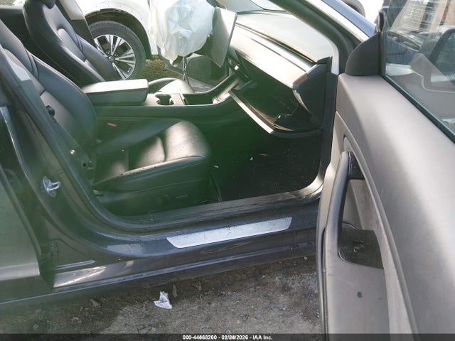 2018 TESLA MODEL 3 5YJ3E1EA9JF036682 Photo 4