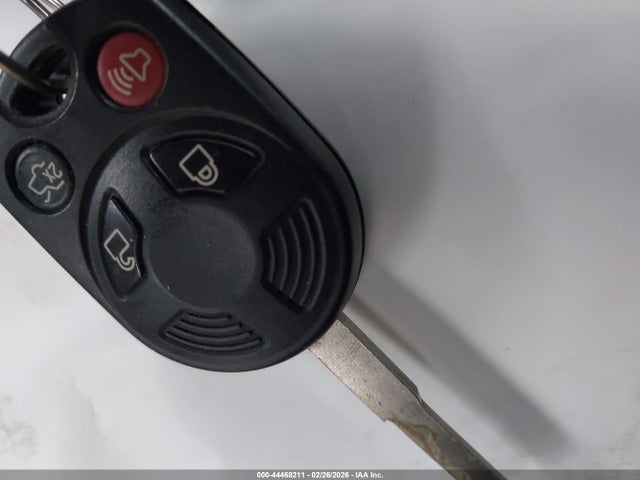 44468211 :رقم المزاد ، 1FMCU0HD7JUA71548 vin ، 2018 Ford Escape Sel مزاد بيع