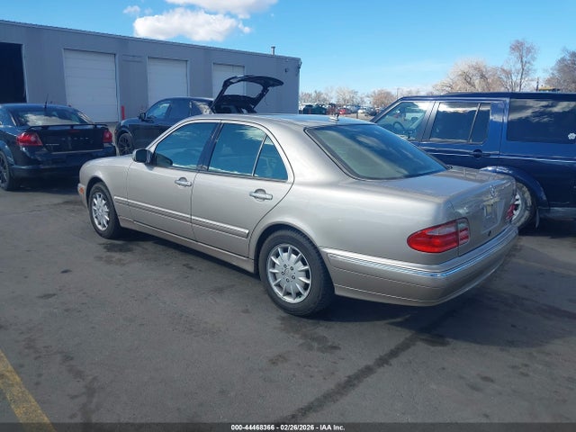 2000 Mercedes-benz E 320 4m მანქანა იყიდება აუქციონზე, vin: WDBJF82J9YX029148, აუქციონის ნომერი: 44468366