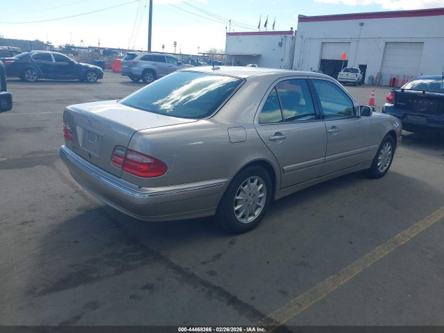2000 Mercedes-benz E 320 4m მანქანა იყიდება აუქციონზე, vin: WDBJF82J9YX029148, აუქციონის ნომერი: 44468366