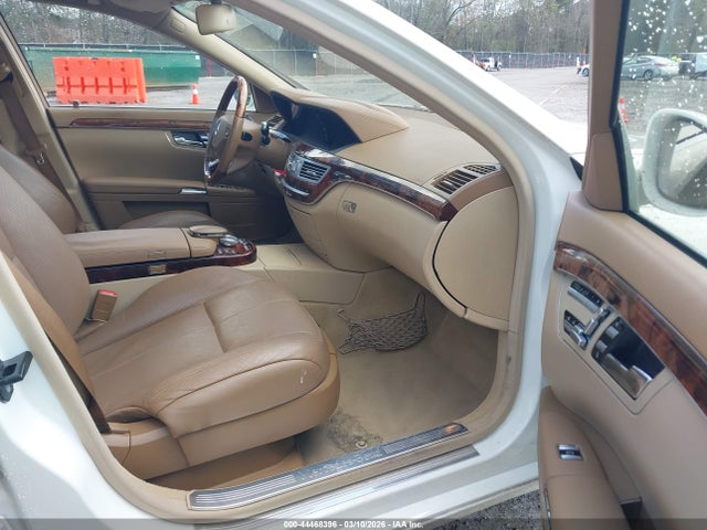 2008 Mercedes-benz S 550 4matic მანქანა იყიდება აუქციონზე, vin: WDDNG86X18A204998, აუქციონის ნომერი: 44468396