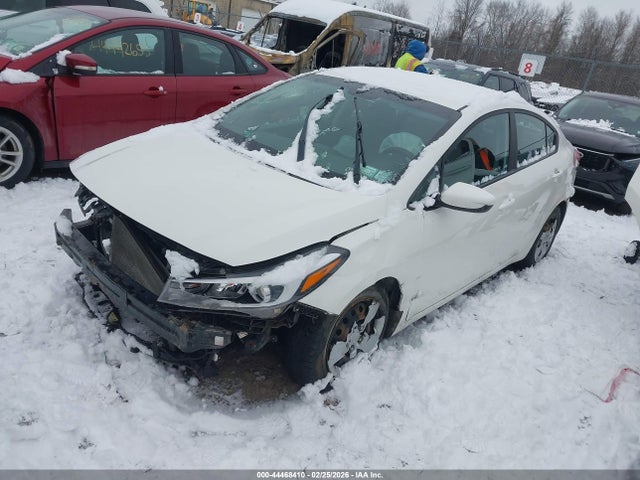 44468410 :رقم المزاد ، 3KPFK4A70JE177115 vin ، 2018 Kia Forte Lx مزاد بيع