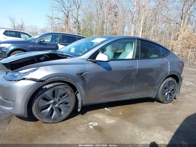 Продаж на аукціоні авто 2024 Tesla Model Y Long Range Dual Motor All-wheel Drive, vin: 7SAYGAEE5RF122086, номер лоту: 44468503
