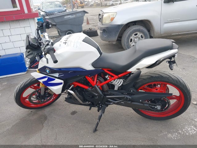 WB30G4309NRA35502 BMW G310 R
