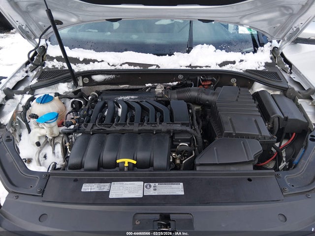 44468566 :رقم المزاد ، 1VWCM7A35GC052569 vin ، 2016 Volkswagen Passat V6 Sel Premium مزاد بيع