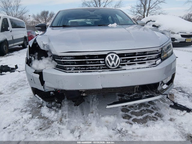44468566 :رقم المزاد ، 1VWCM7A35GC052569 vin ، 2016 Volkswagen Passat V6 Sel Premium مزاد بيع