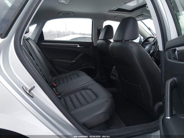 44468566 :رقم المزاد ، 1VWCM7A35GC052569 vin ، 2016 Volkswagen Passat V6 Sel Premium مزاد بيع
